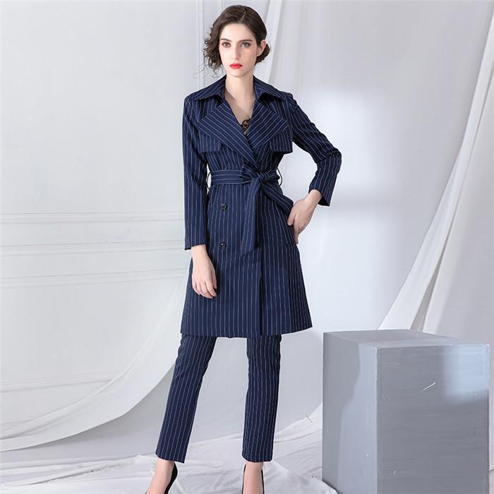 front of 2 piece set women stripe suit